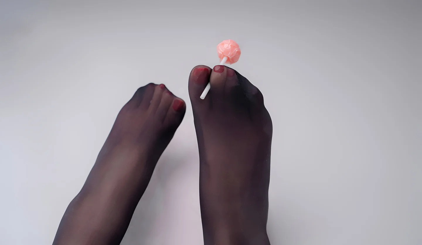 轩萧学姐 - JK鲨鱼妹 [100P,1V-549MB] tg@simisebaisi 【丝足阁】063.webp